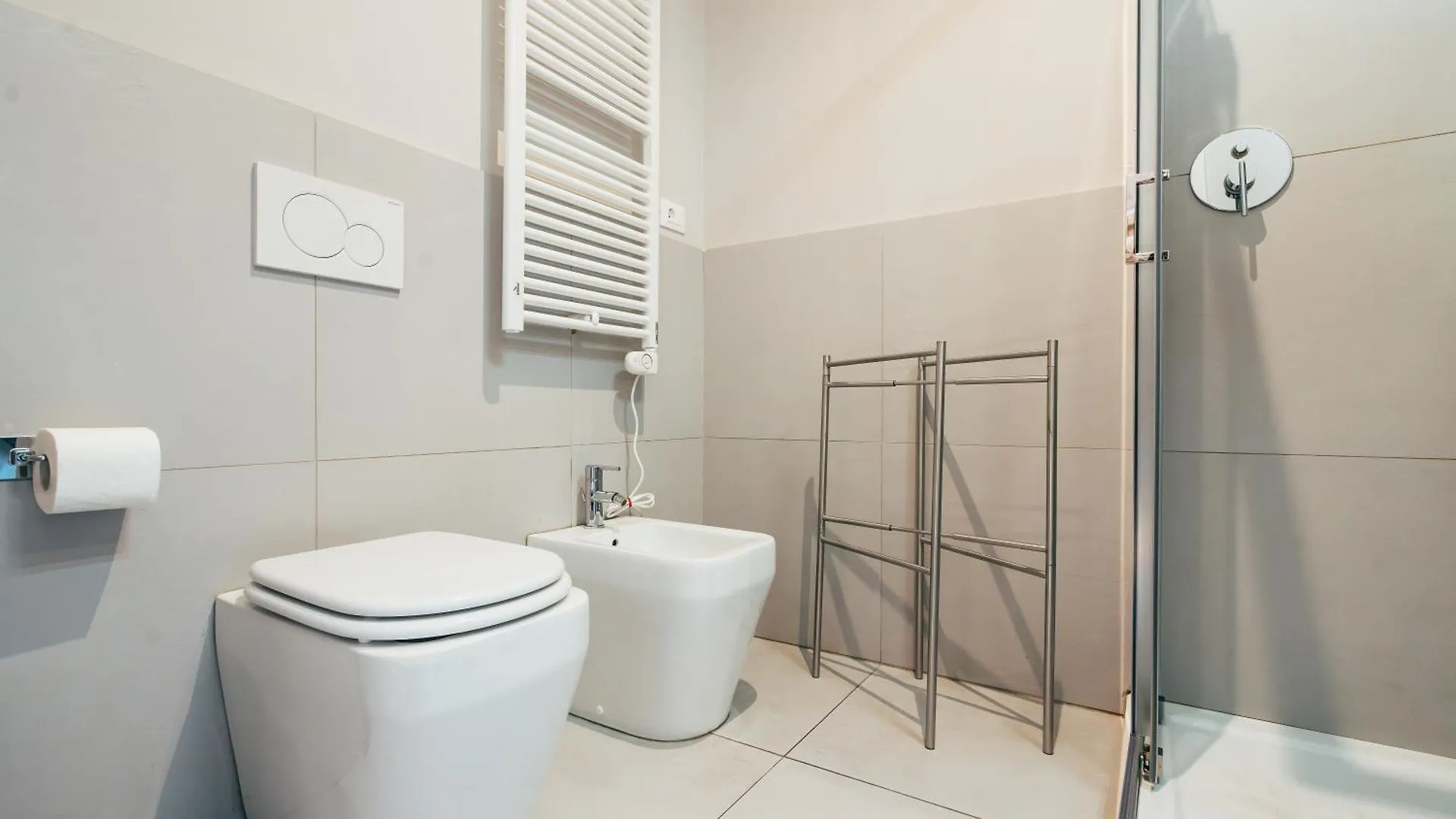 Bologna Suites - Private Bathroom 0*,  Italia