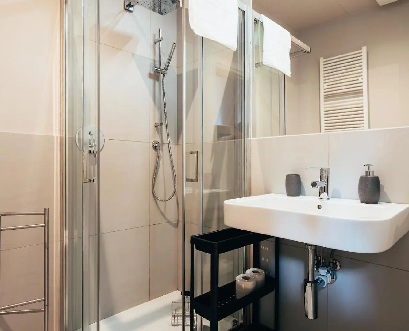 Bologna Suites - Private Bathroom 0*,