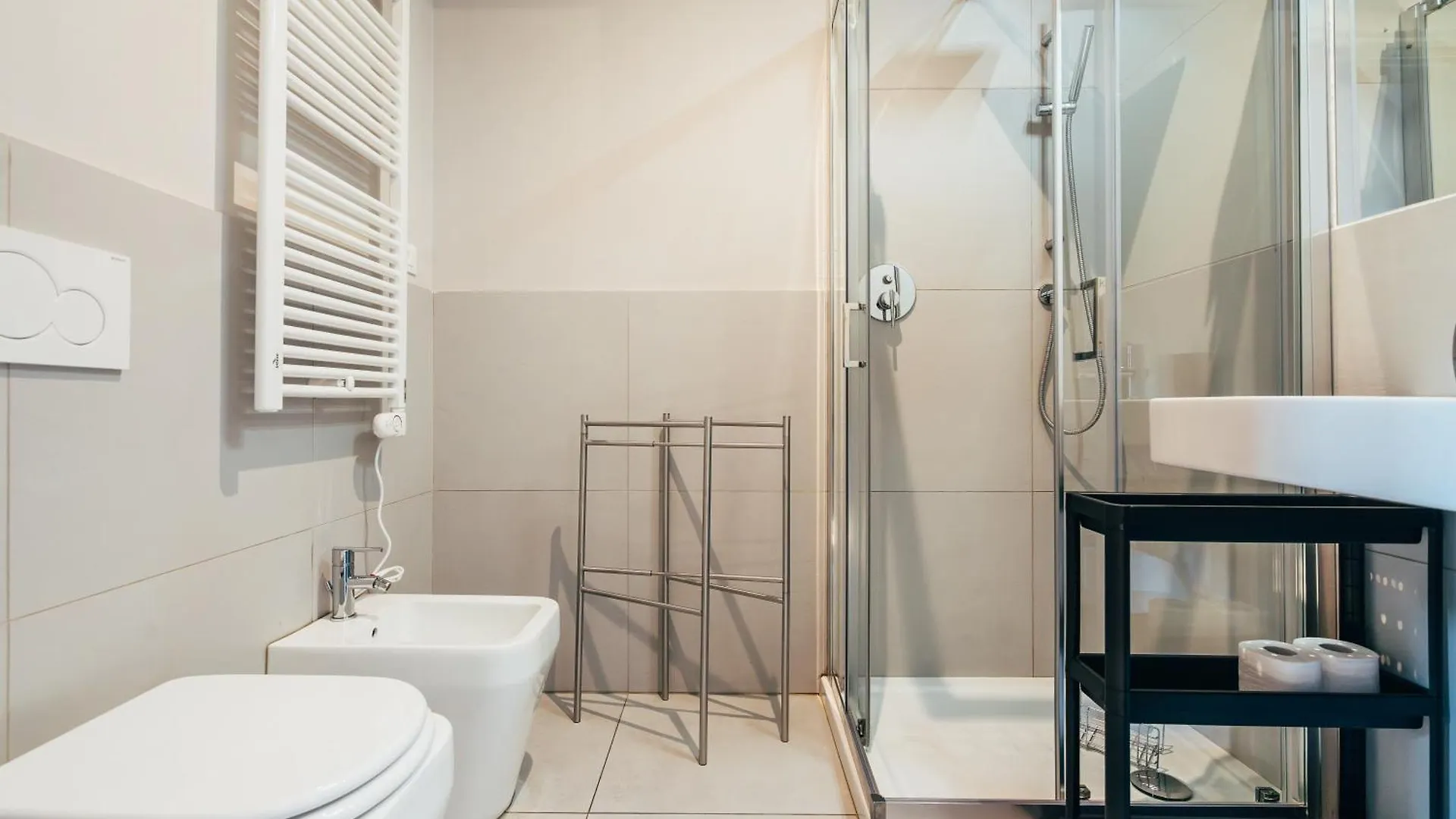 Bologna Suites - Private Bathroom