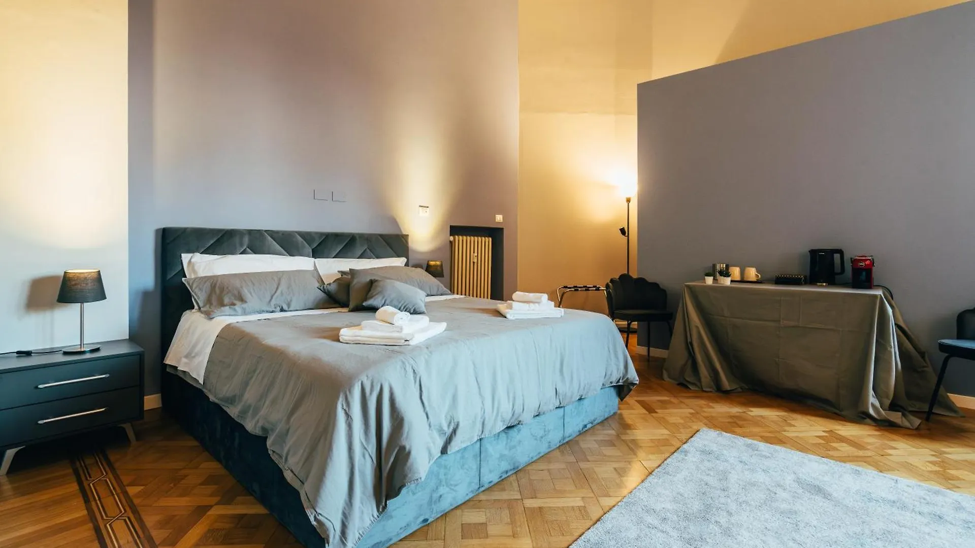 Bologna Suites - Private Bathroom Guest house